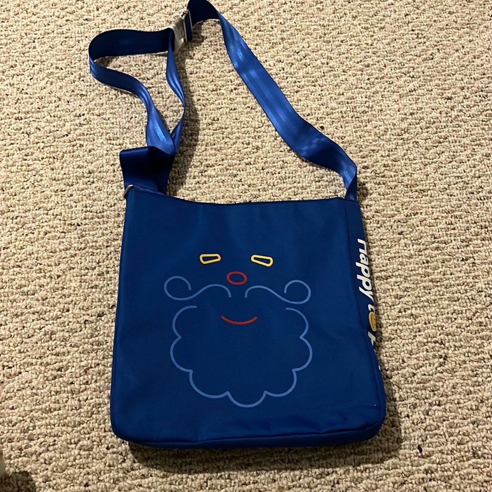 Happy To Help shoulder bag